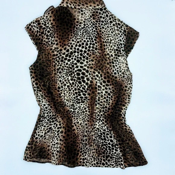 🎉Isabella Rodriguez Animal Print Top w/ Ruffles - Picture 3 of 8